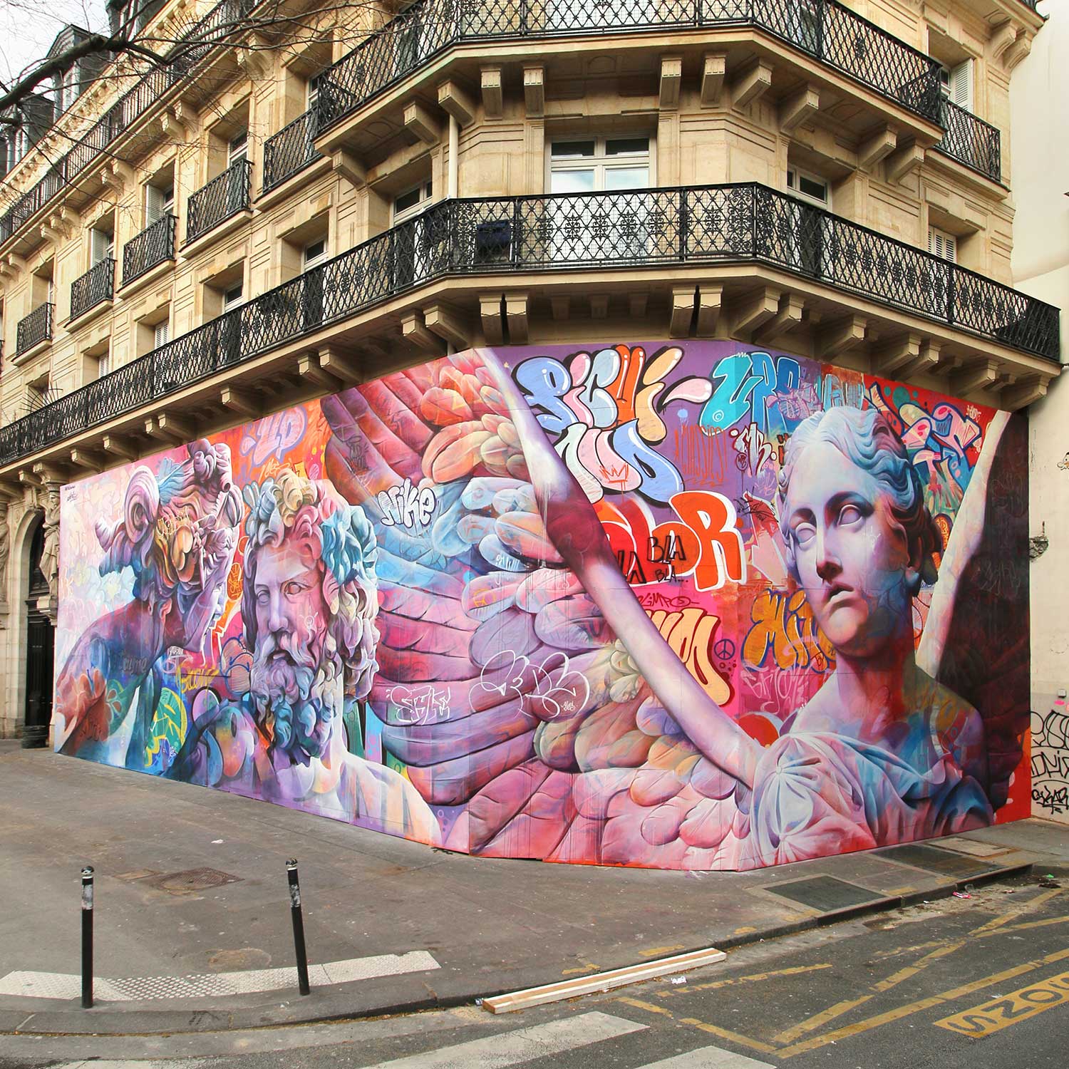 Poseidon and Niké at Paris Latin Quarter